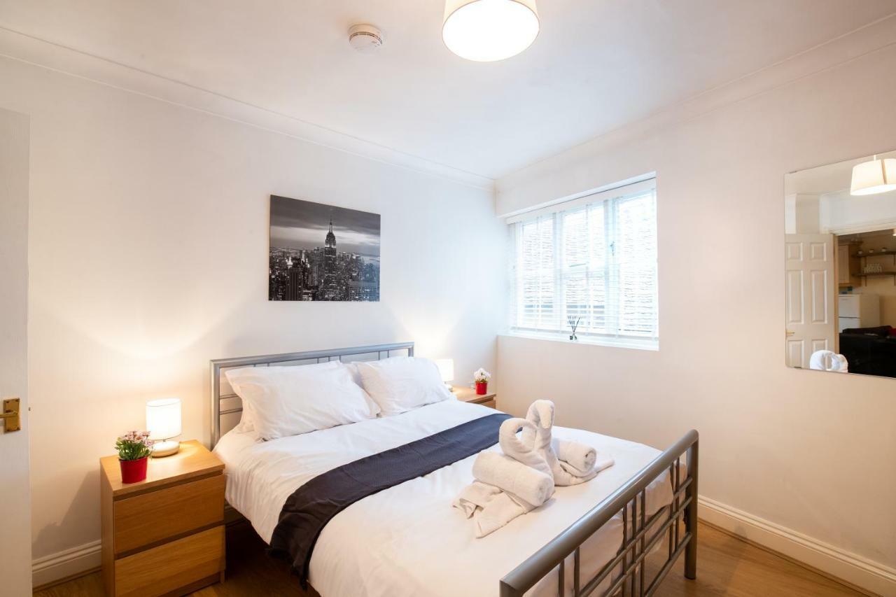Spacious 2Br Flat In Stansted Apartment Stansted Mountfitchet Bagian luar foto
